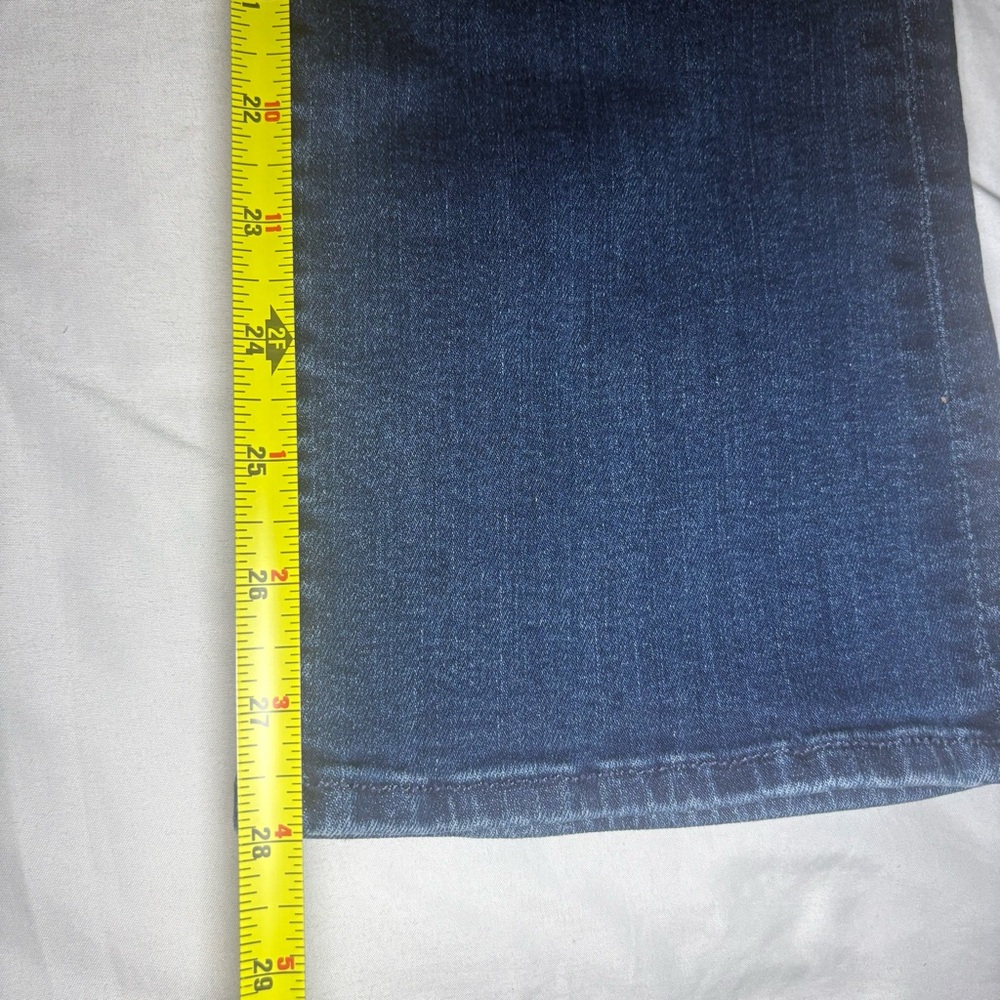 MOTHER The Patch Pocket Insider Flood Denim High Rise Jeans in On Your Left Wash - Picture 11 of 11